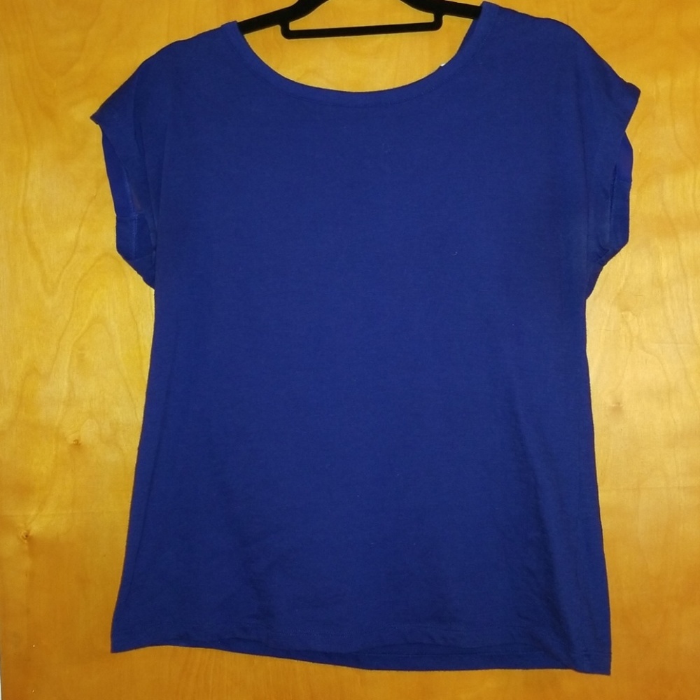 SALE 😍 4/$15!* EUC Charming Charlie's Sheer/Bow Back Tee